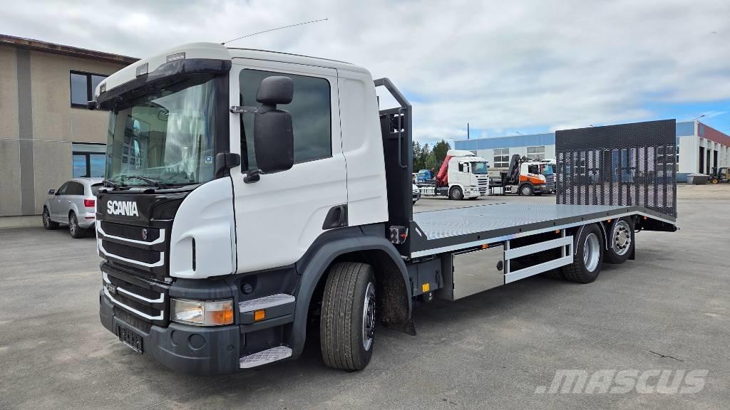Scania P320 6X2*4 Valník s navijákem
