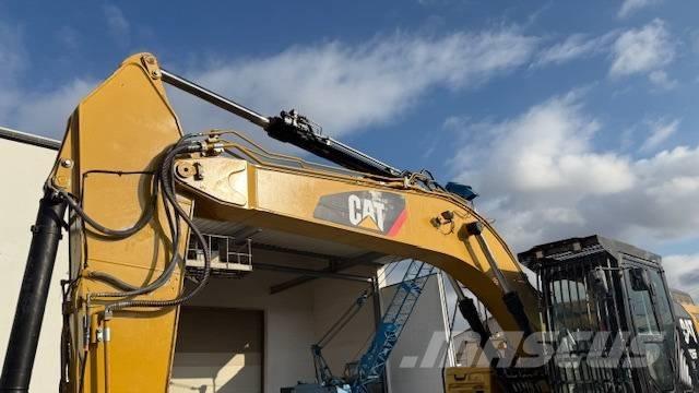 CAT 326 FLN Pásová rýpadla
