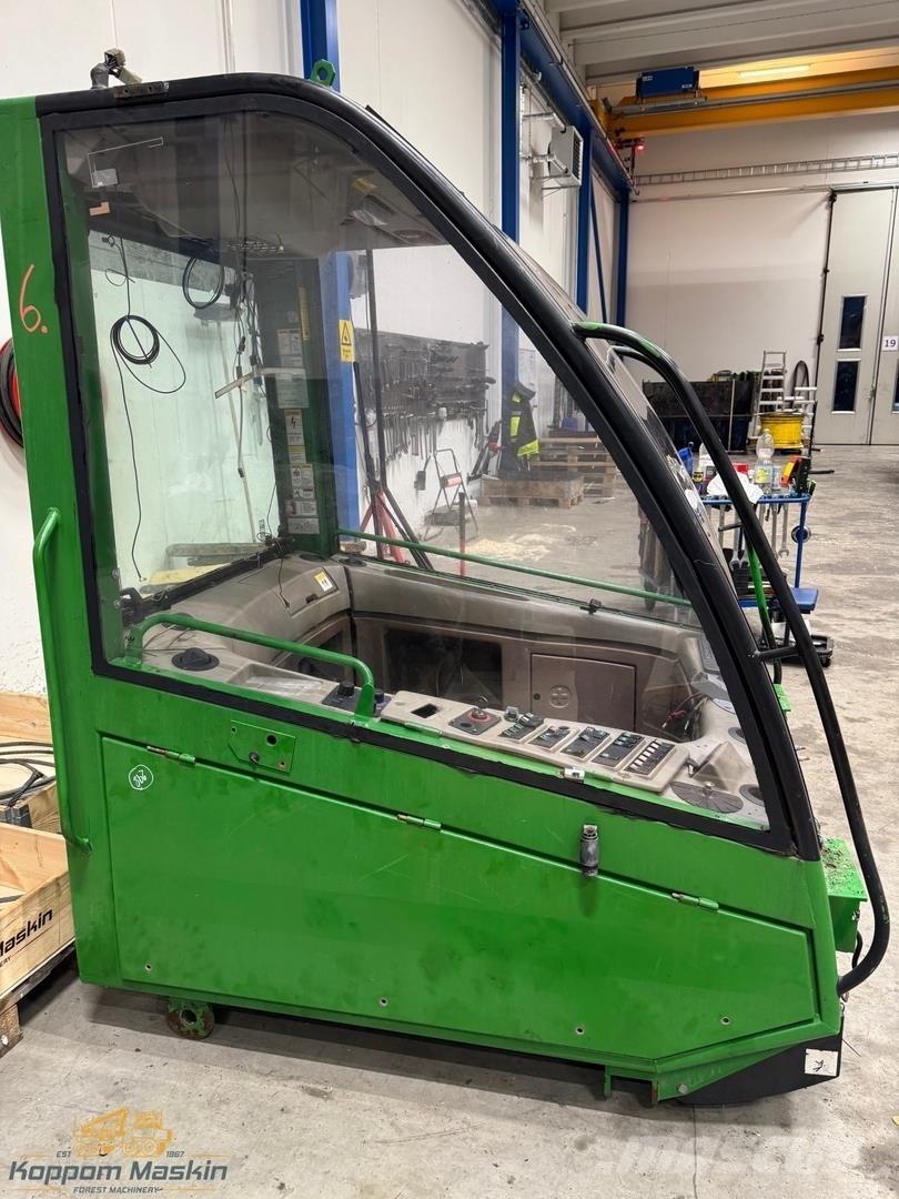 John Deere 1470D Kabiny a interiér