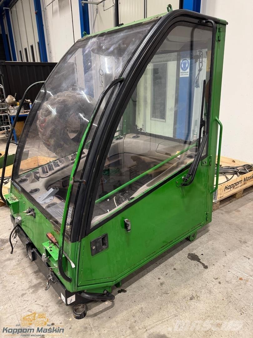 John Deere 1470D Kabiny a interiér