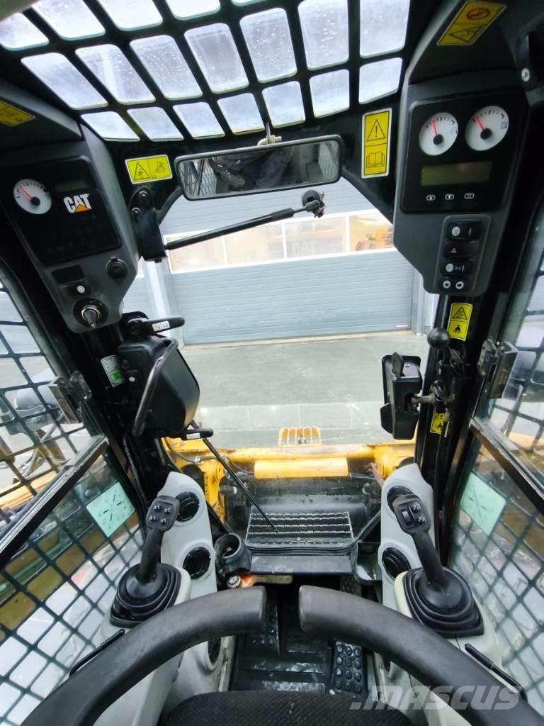 CAT 262 C Mininakladače