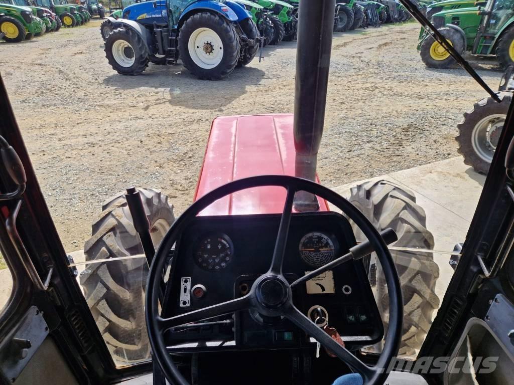 Case IH 856 XL Traktory