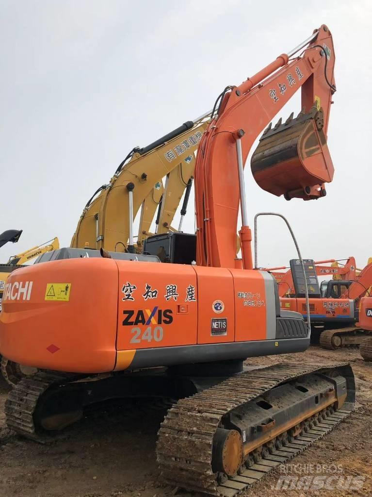 Hitachi 240 Pásová rýpadla