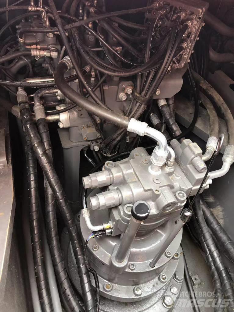 Hitachi 240 Pásová rýpadla