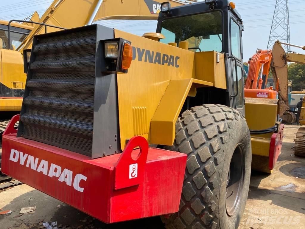 Dynapac CA 30 Tahačové válce