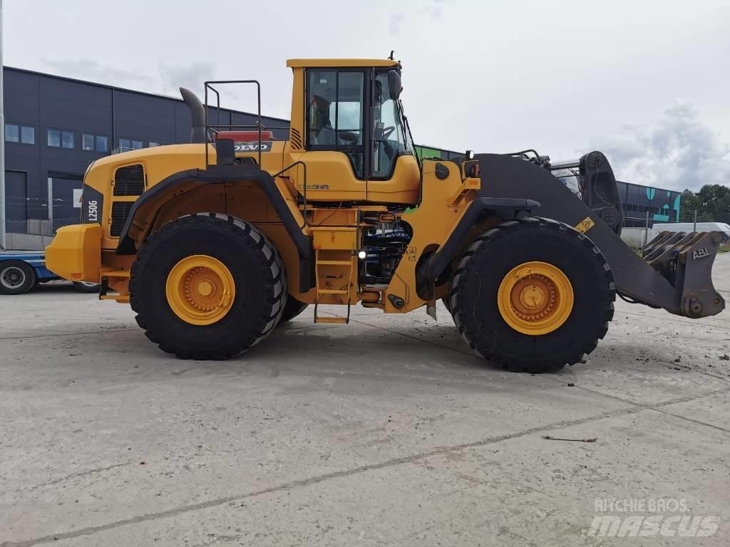Volvo L250G Kolové nakladače
