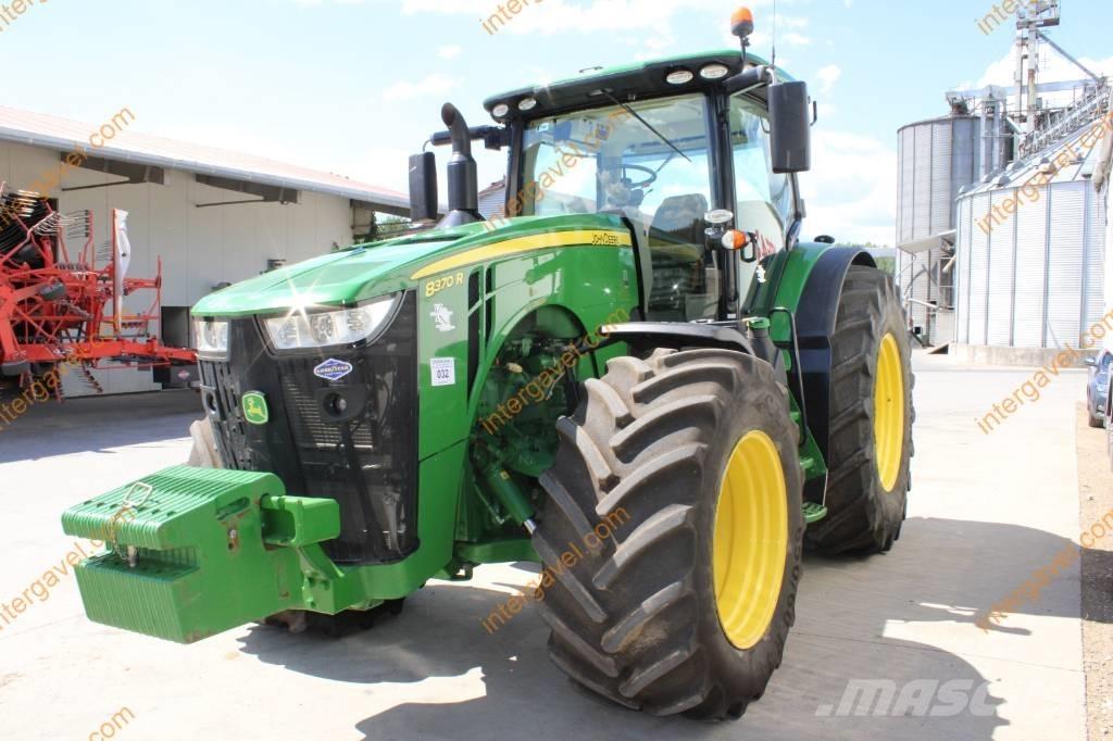 John Deere 8370 R Traktory