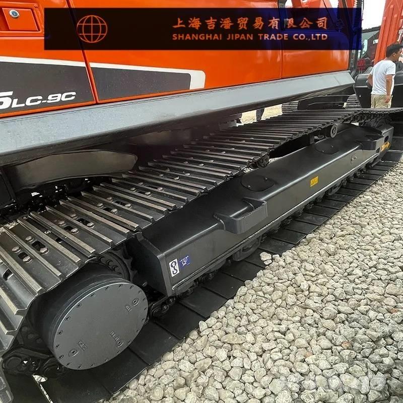 Doosan DX 225 Pásová rýpadla