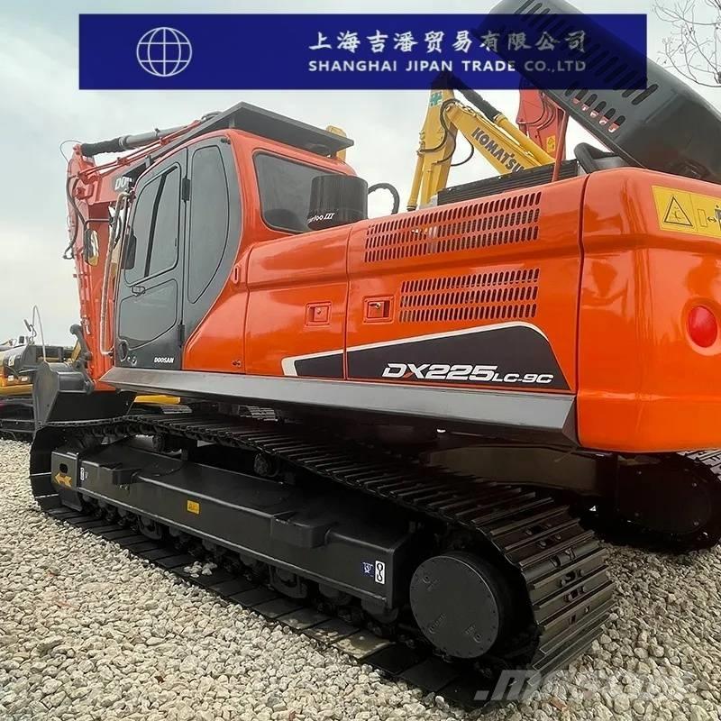 Doosan DX 225 Pásová rýpadla