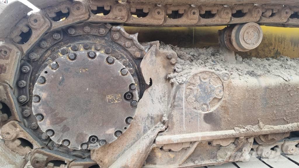 Komatsu D 51 EX-22 Pásové dozery
