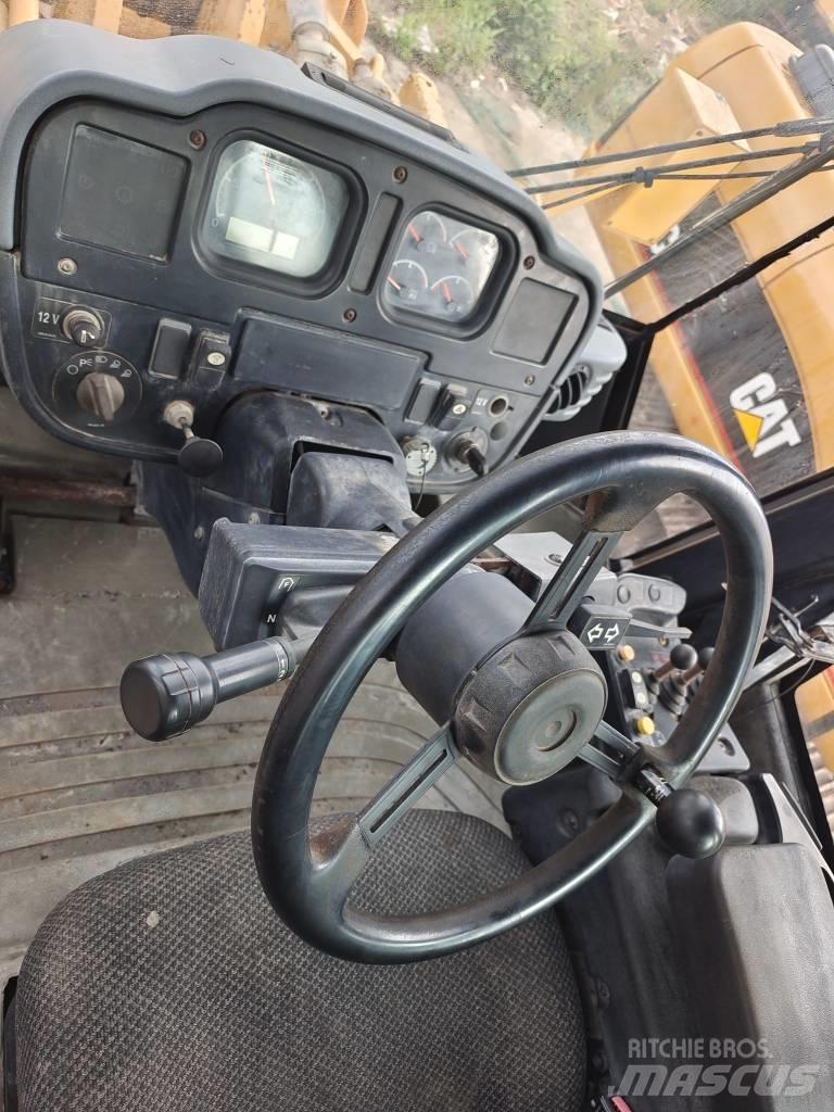 CAT 966 H Kolové nakladače