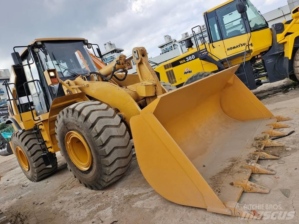 CAT 966 H Kolové nakladače