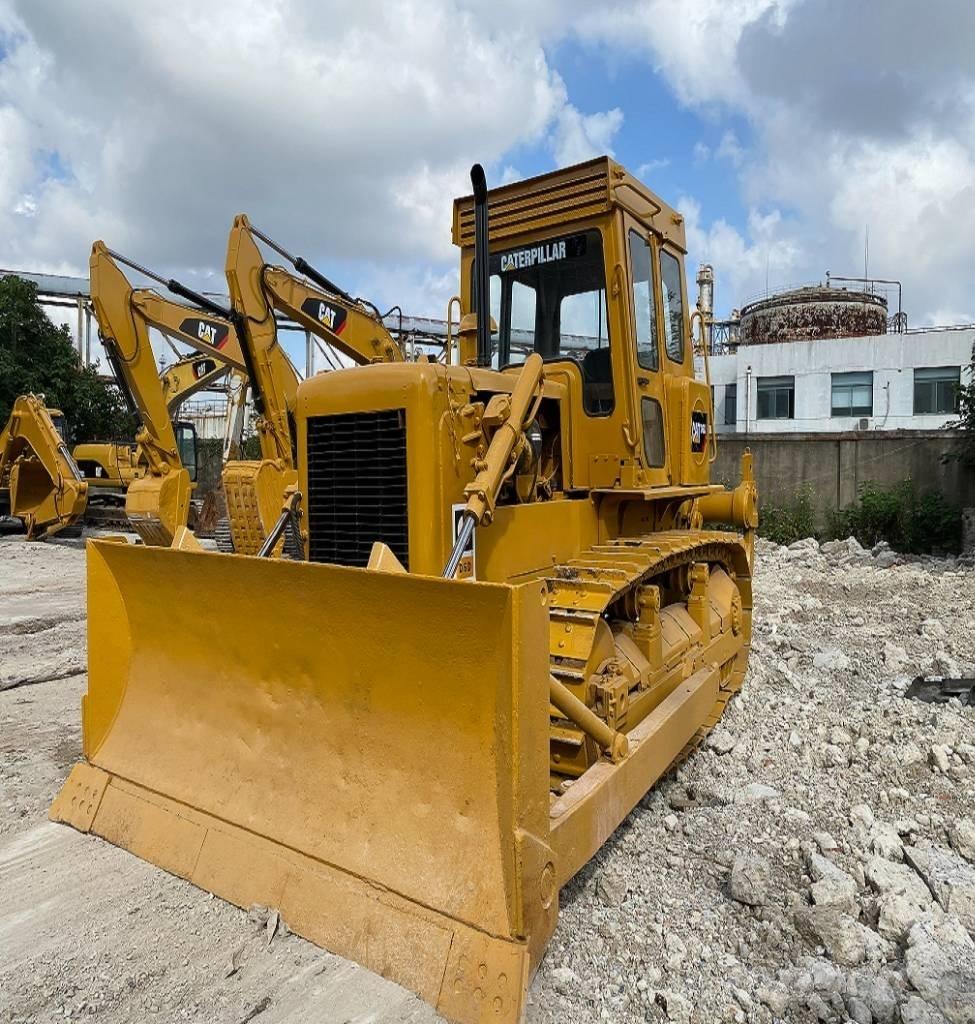 CAT D 6 D Pásové dozery