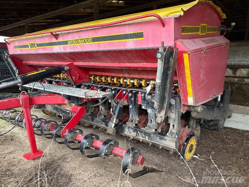 VM 400 DS Mechanické secí stroje