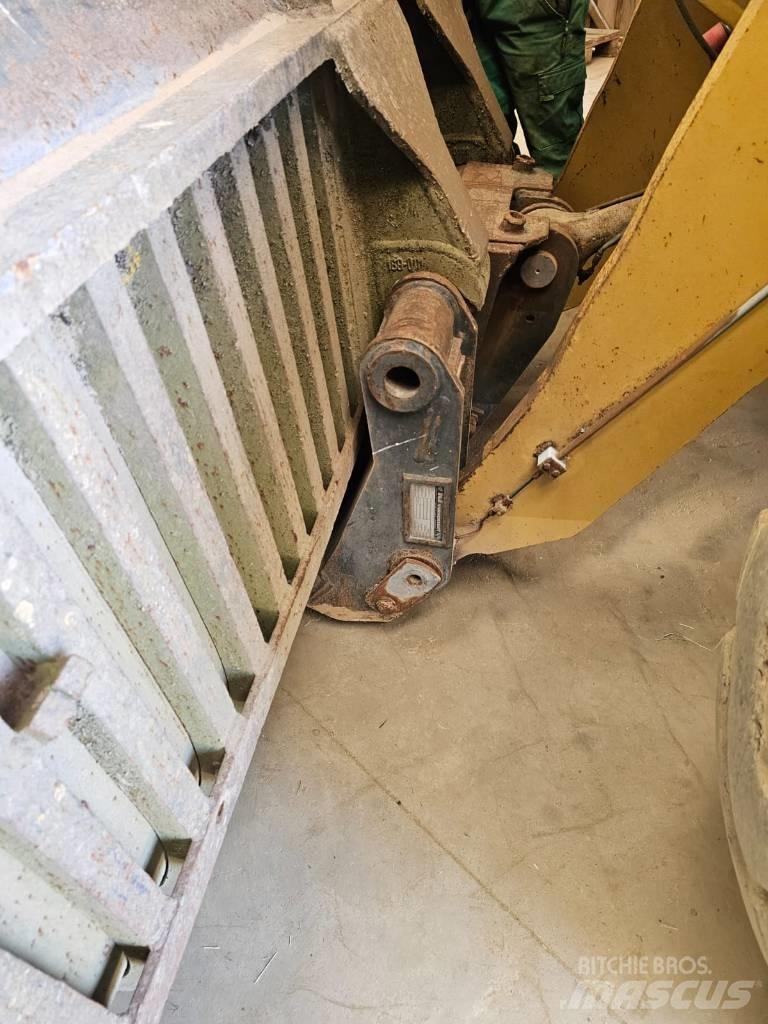 CAT 938 G Kolové nakladače