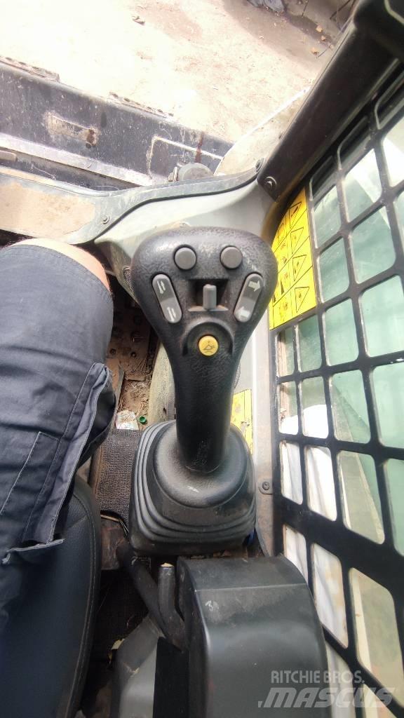Bobcat T 770 Smykem řízené nakladače