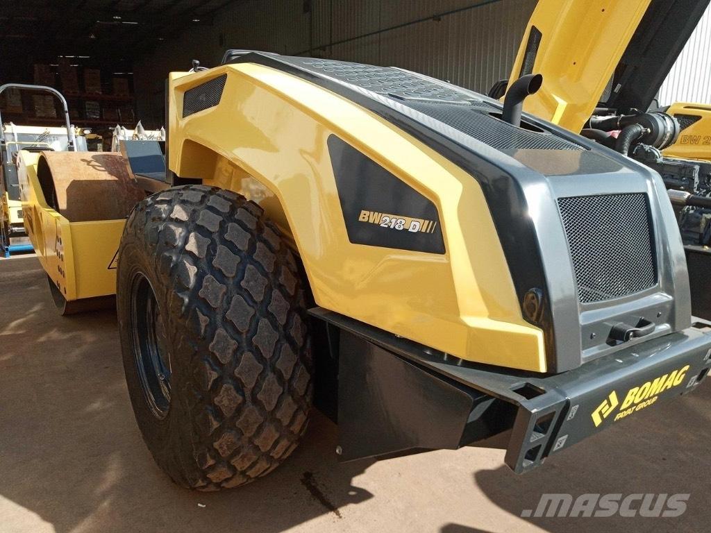 Bomag BW 218 D-5 SL Tahačové válce