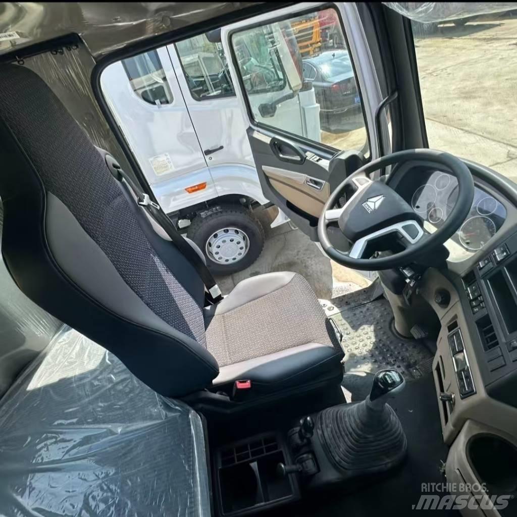 Howo 371 8X4 Sklápěče