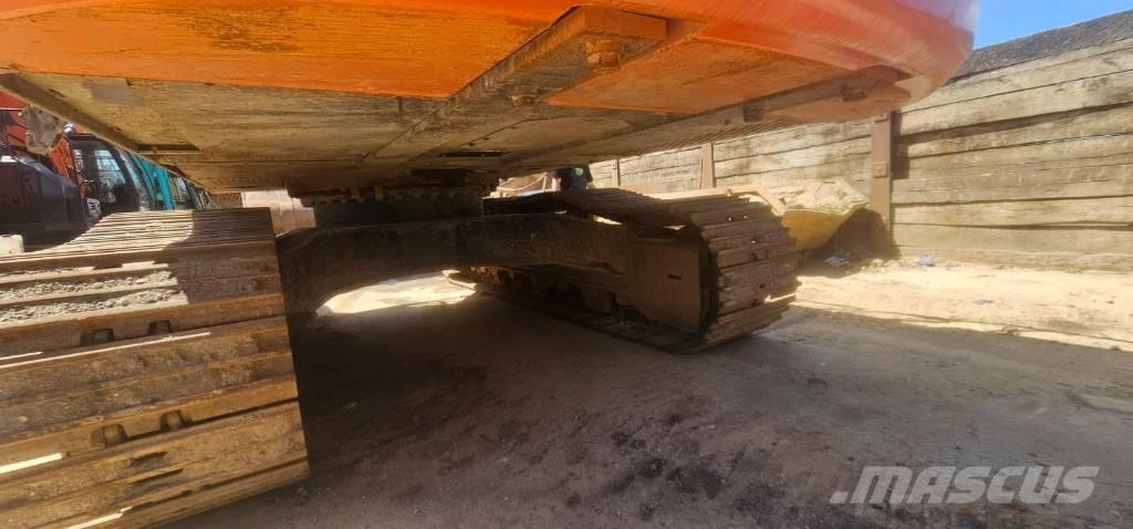 Hitachi ZX 350LCN-7 Pásová rýpadla