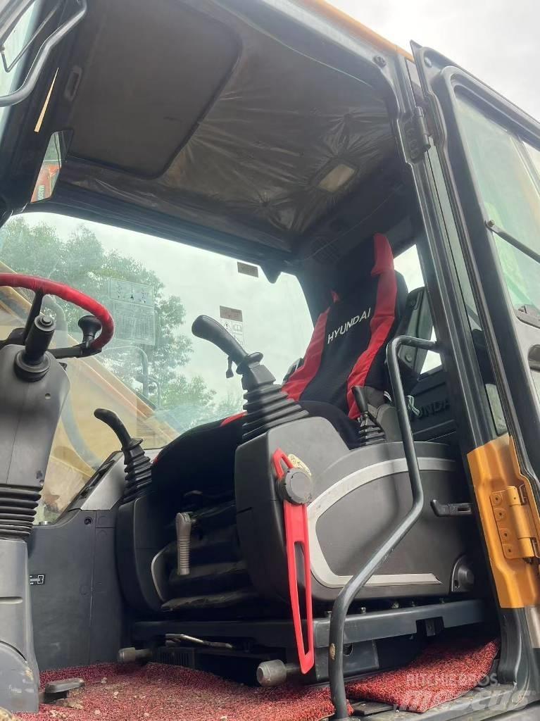 Hyundai R210W-9 Kolová rýpadla