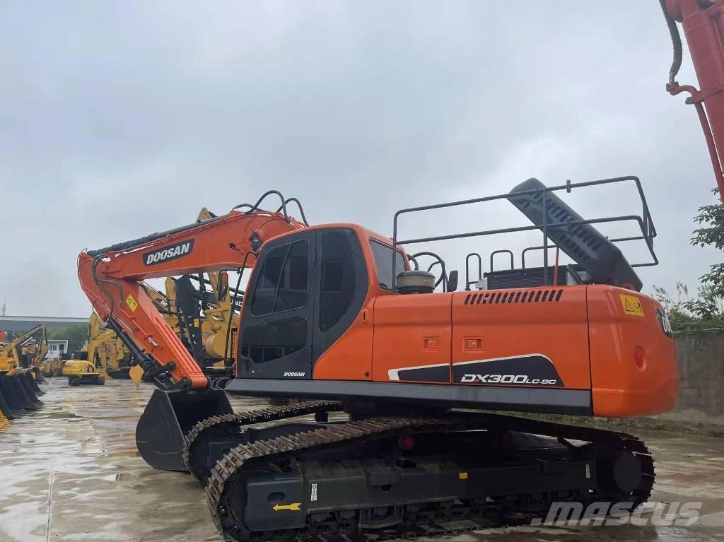Doosan DX 300 LC Pásová rýpadla