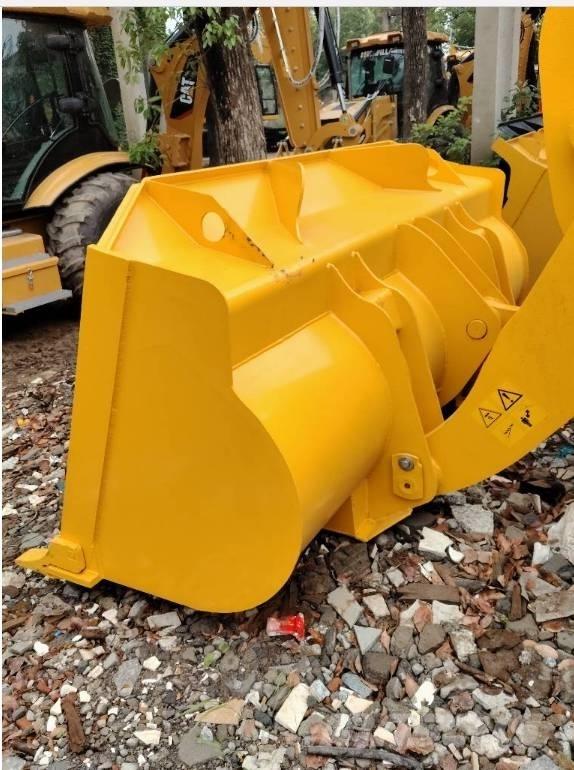 Komatsu WA 320-5 Kolové nakladače
