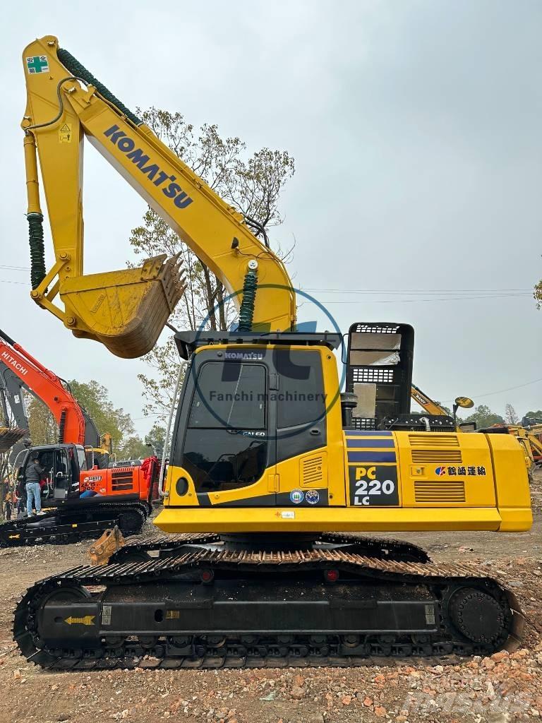Komatsu PC 220 LC Pásová rýpadla