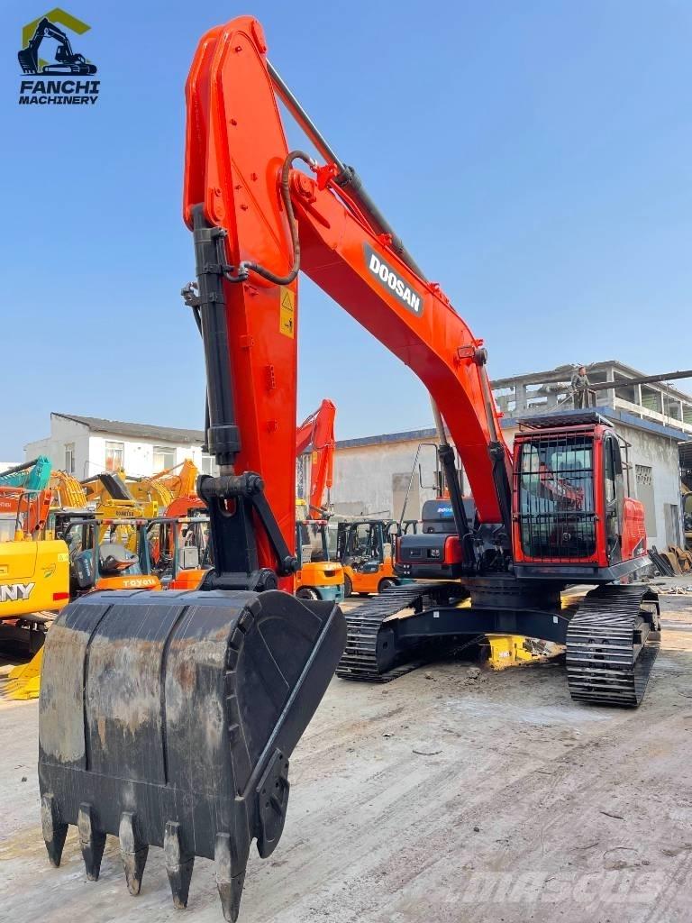 Doosan DX 300 LCA Pásová rýpadla