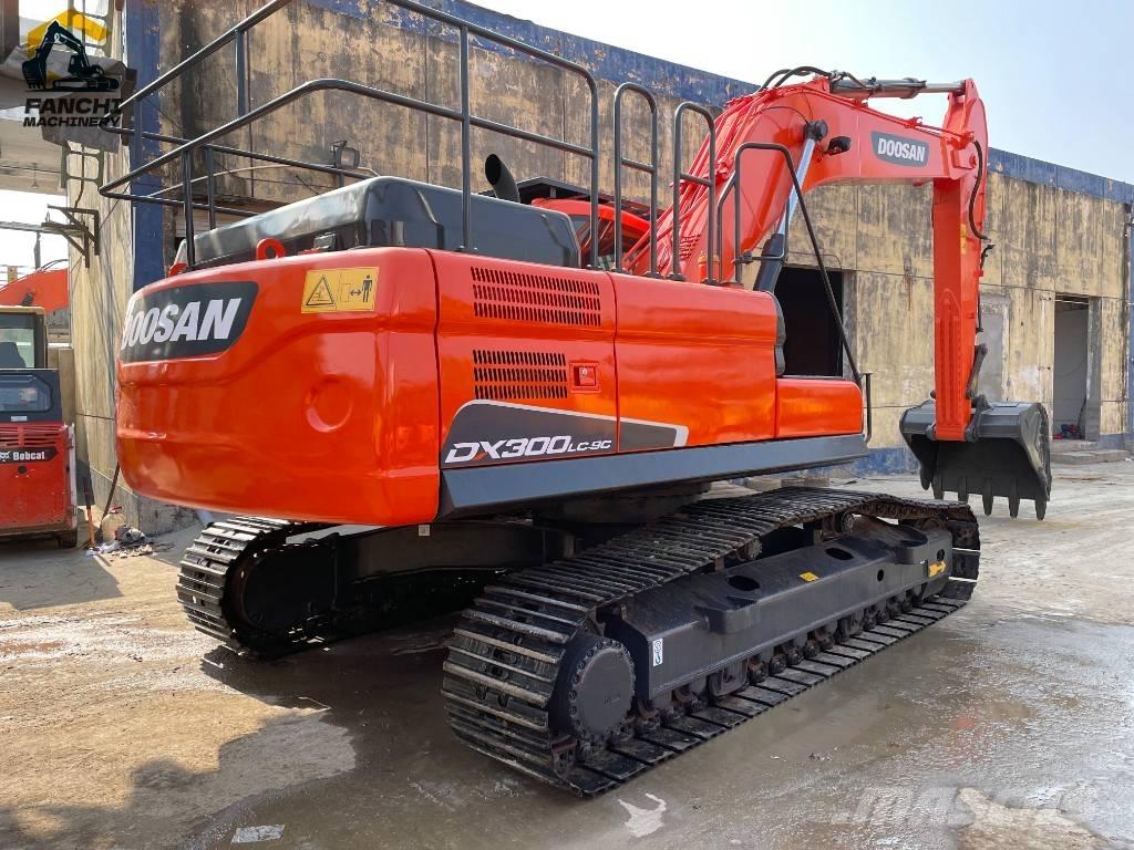 Doosan DX 300 LCA Pásová rýpadla