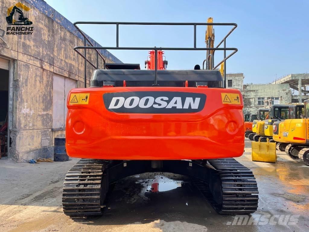 Doosan DX 300 LCA Pásová rýpadla