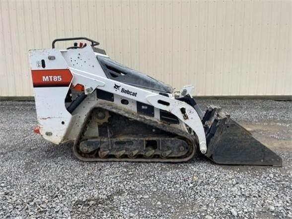 Bobcat MT85 Smykem řízené nakladače