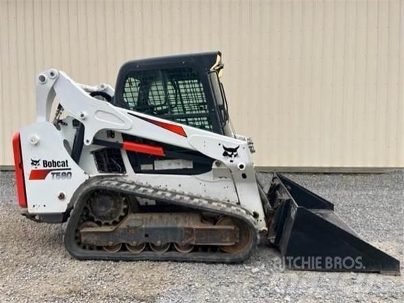 Bobcat T590 Smykem řízené nakladače