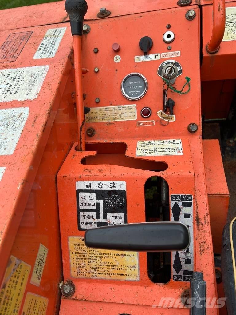 Hitachi CW M 15 Pásové dempry