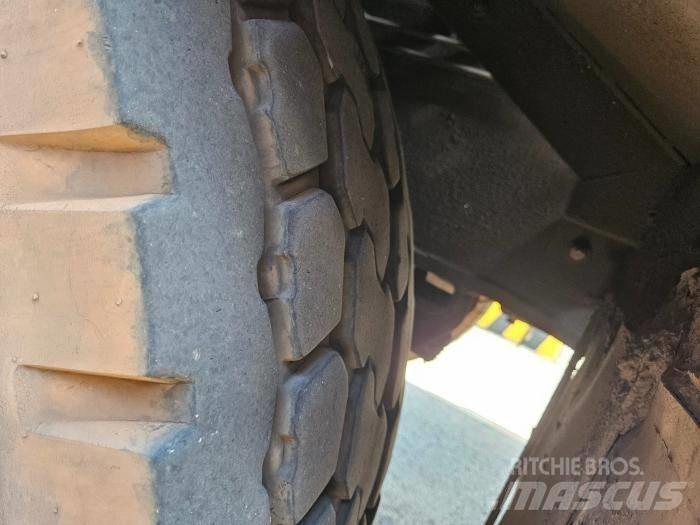 Kobelco RK 250 Jeřáby pro těžký terén