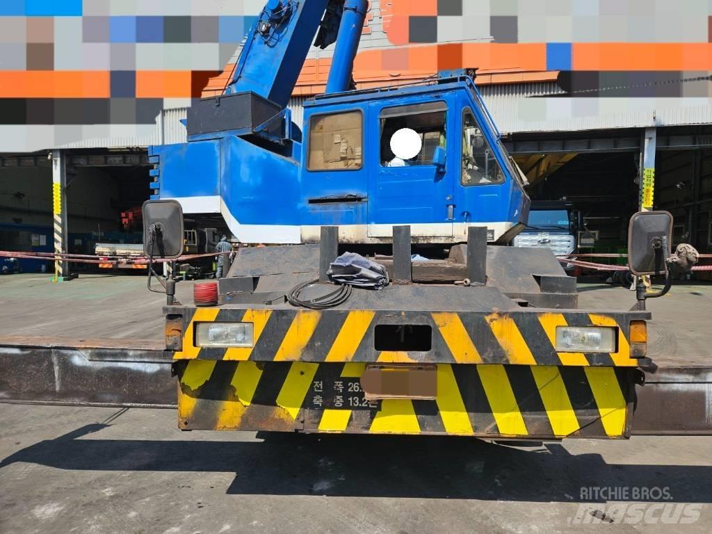 Kobelco RK 250 Jeřáby pro těžký terén