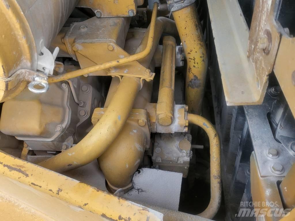 CAT D11N Pásové dozery