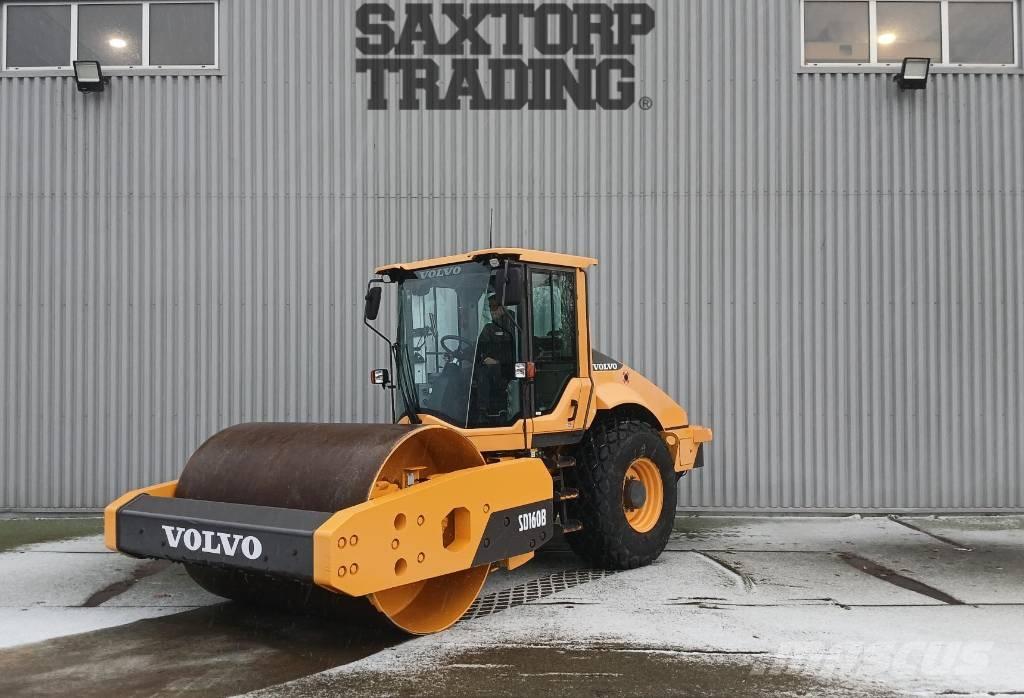 Volvo SD160 B, Vält Pneumatikové válce