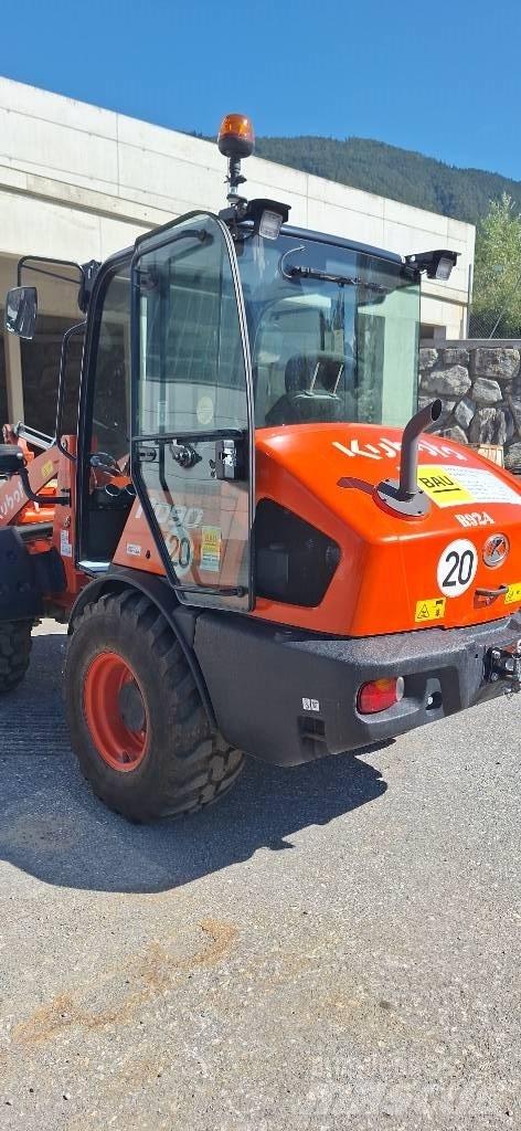 Kubota R 090 Kolové nakladače