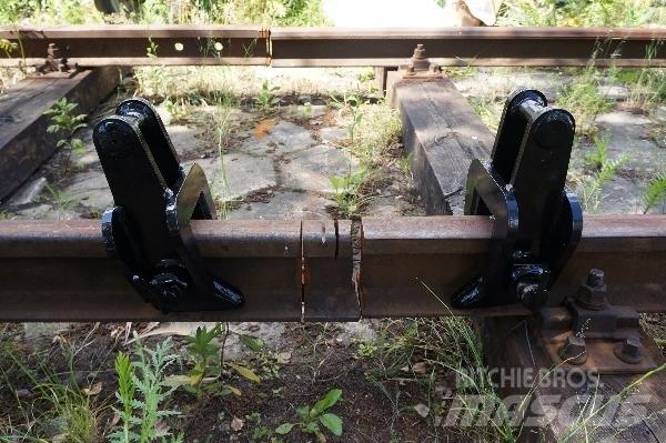  Rail carrying tongs Dvoucestná rýpadla