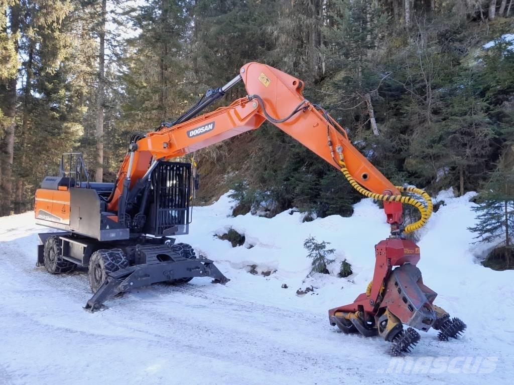Doosan DX 210 W Jeřáby/Nakladače
