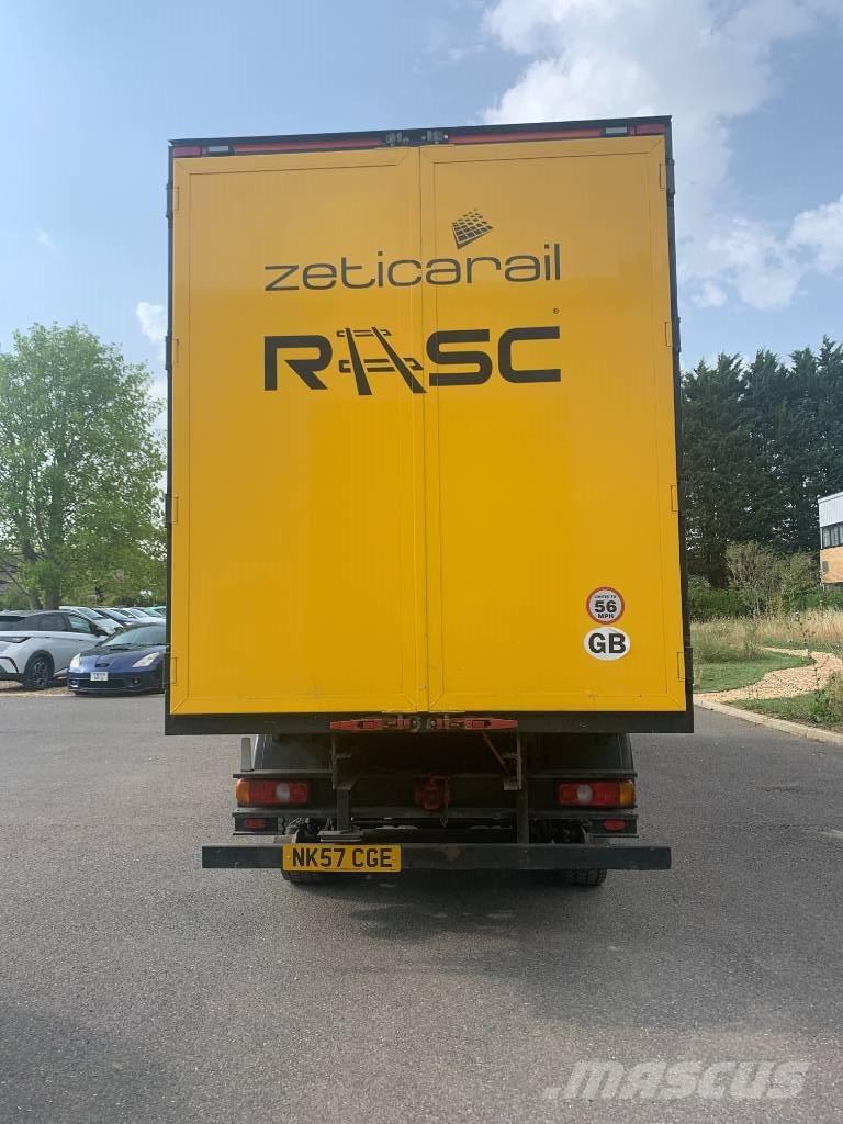 Mitsubishi Canter Dvoucestná rýpadla