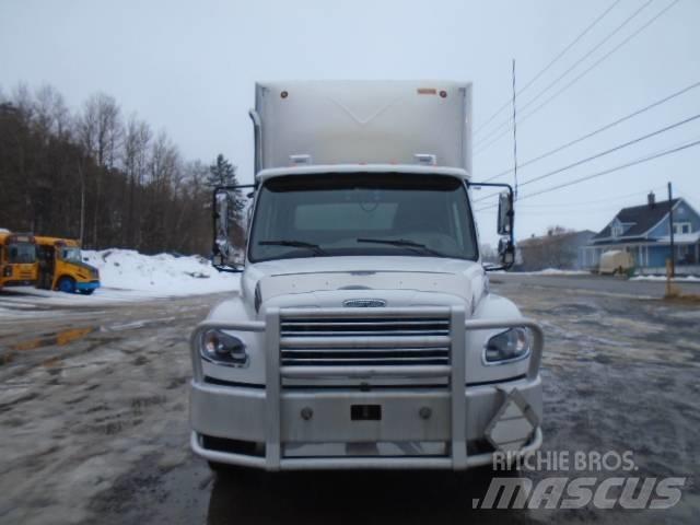 Freightliner M2 106 Skříňová nástavba