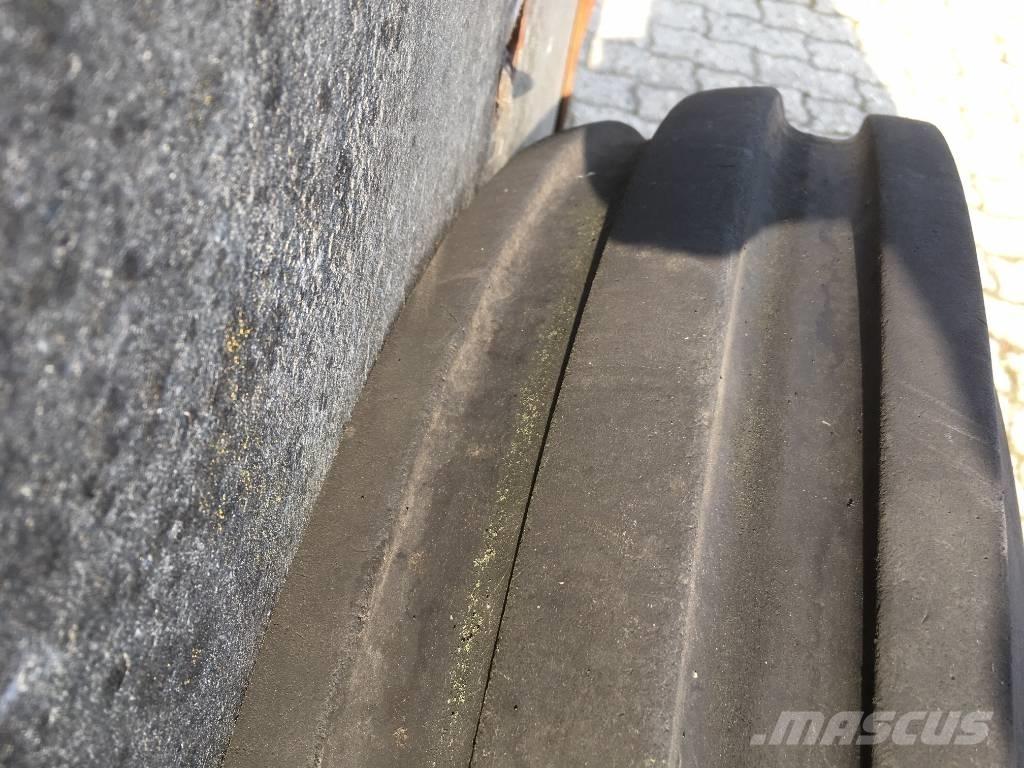 BKT 7.50 R 16 + velg Pneumatiky, kola a ráfky