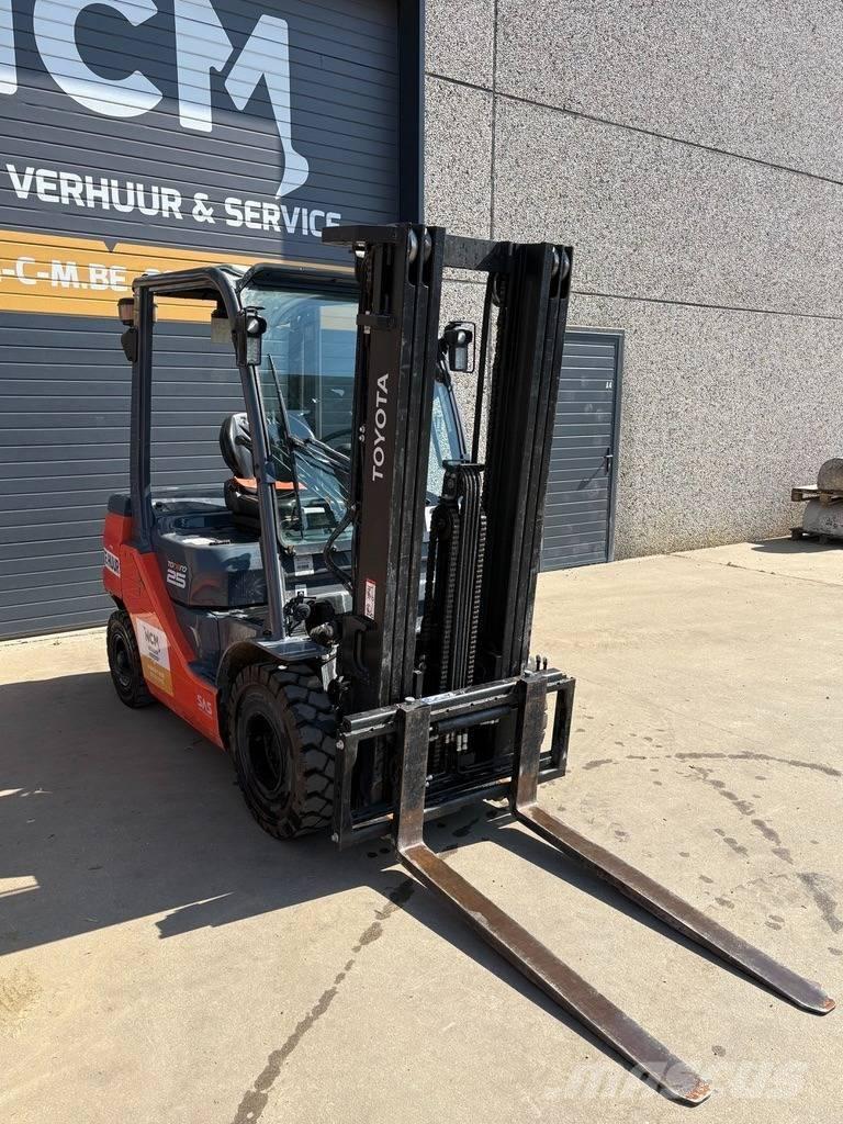 Toyota 8 FDF 25 Dieselové vozíky