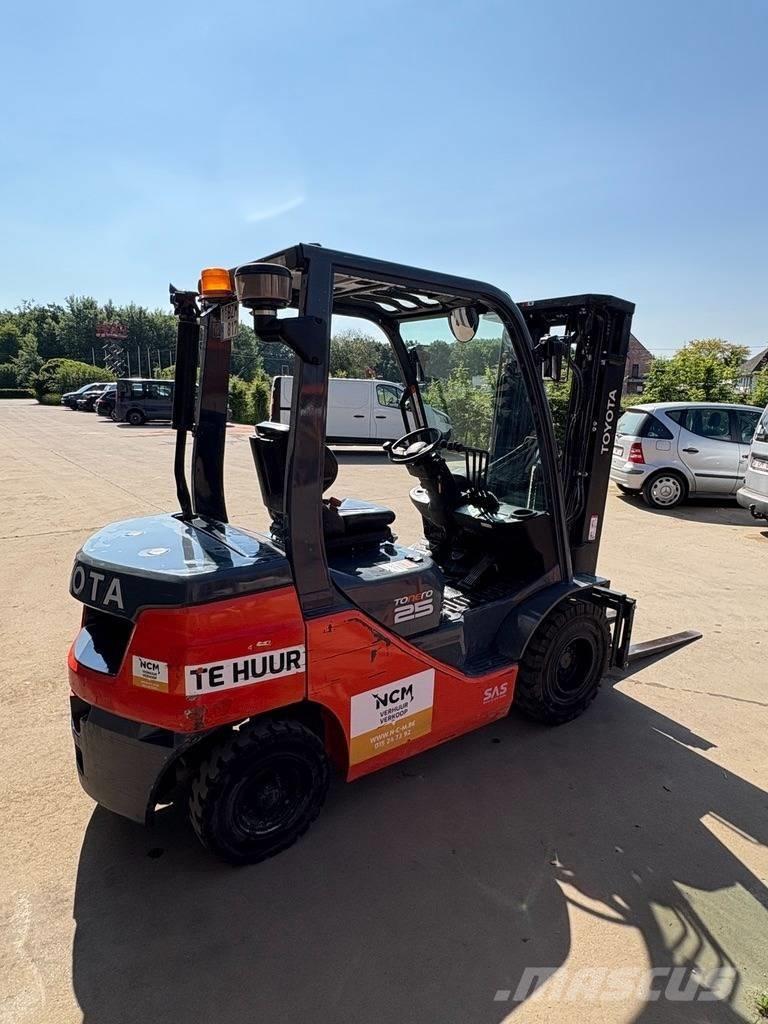 Toyota 8 FDF 25 Dieselové vozíky