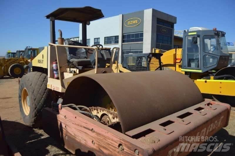 Dynapac CA250D Kombinované válce