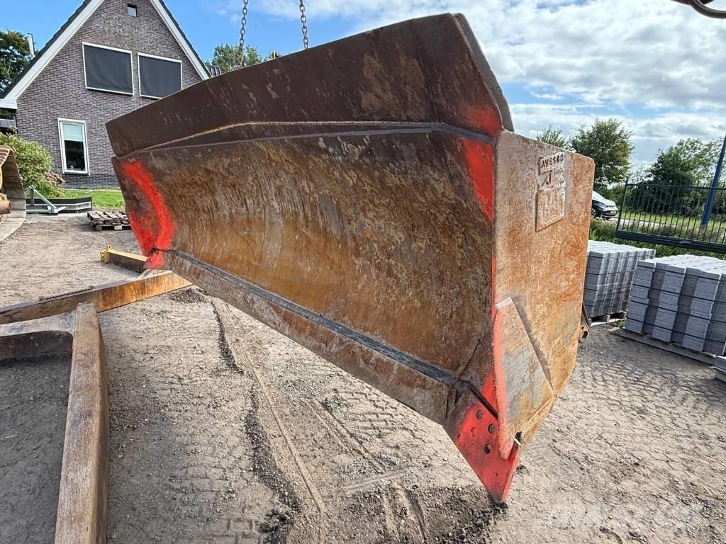 CAT D 6 T LGP Pásové dozery