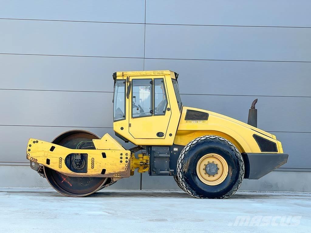 Bomag BW 213 DH-4 Tahačové válce
