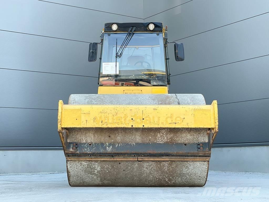 Bomag BW 213 DH-4 Tahačové válce