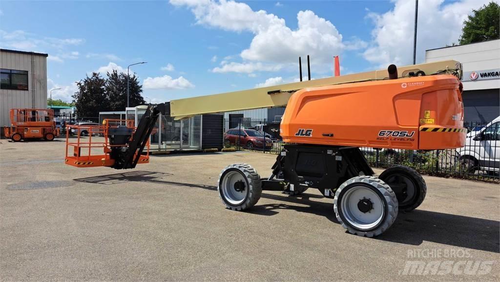 JLG 670SJ Teleskopické plošiny
